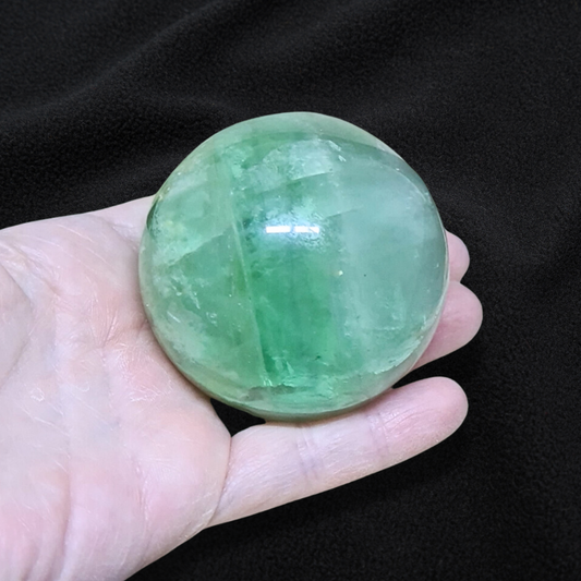 Sphère en Fluorite verte 365g (PRGFL168-2)