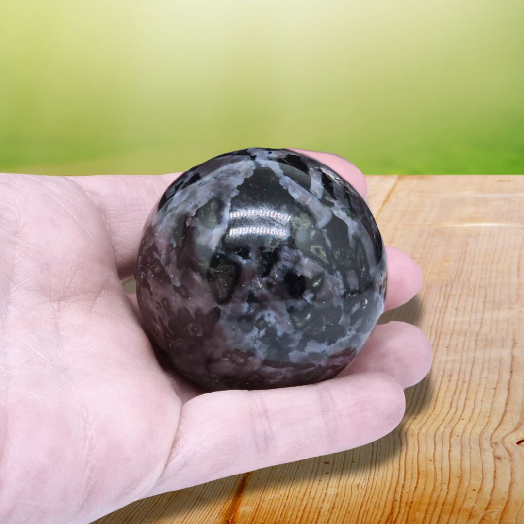 Sphère en Gabbro 190g (PRGFL520-2) - ENAE Minéraux