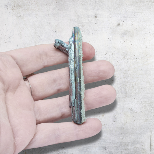 Stibine brute et Fluorite 17g (MB380-1)