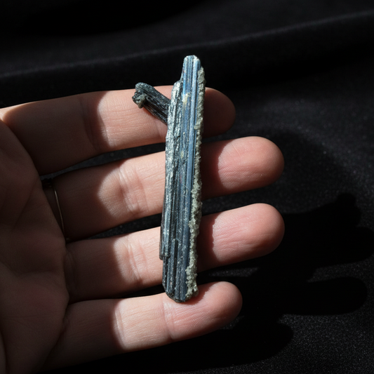 Stibine brute et Fluorite 17g (MB380-1)