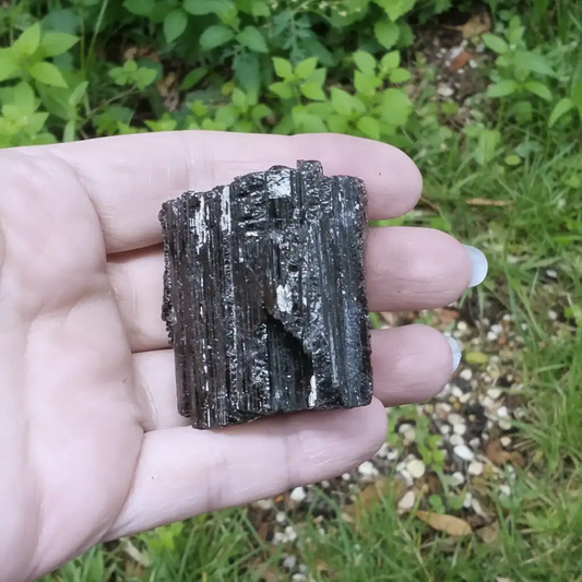 Tourmaline noire brute 98g (MB535 - 1)