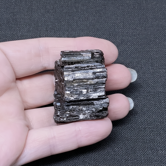 Tourmaline noire brute 51g (MB535-6)