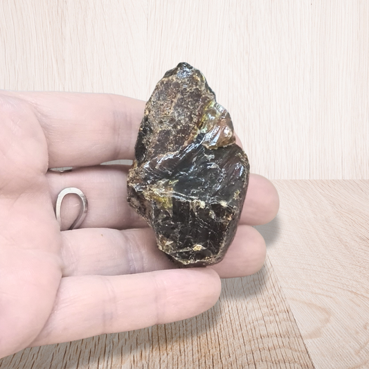 Ambre bleu brute (MB572-2) - ENAE Minéraux