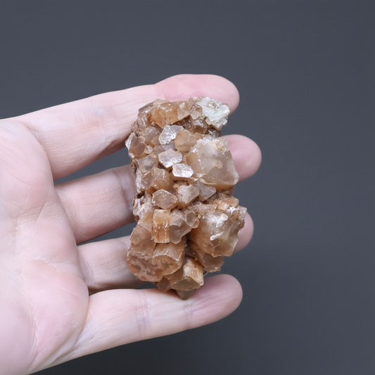 Aragonite brute forme Spoutnik 101g (MB120-1)