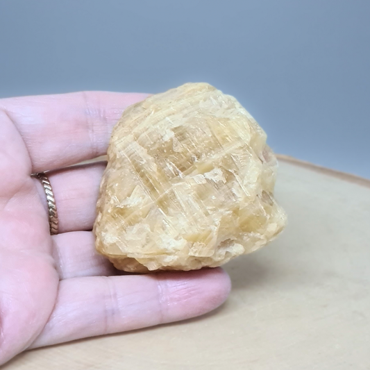 Calcite jaune brute 95g (MB580)