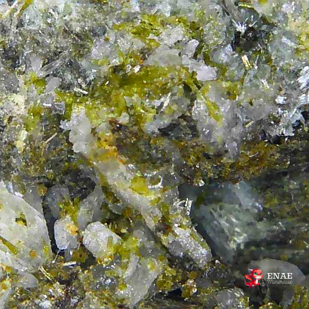 Epidote brute (MB563)