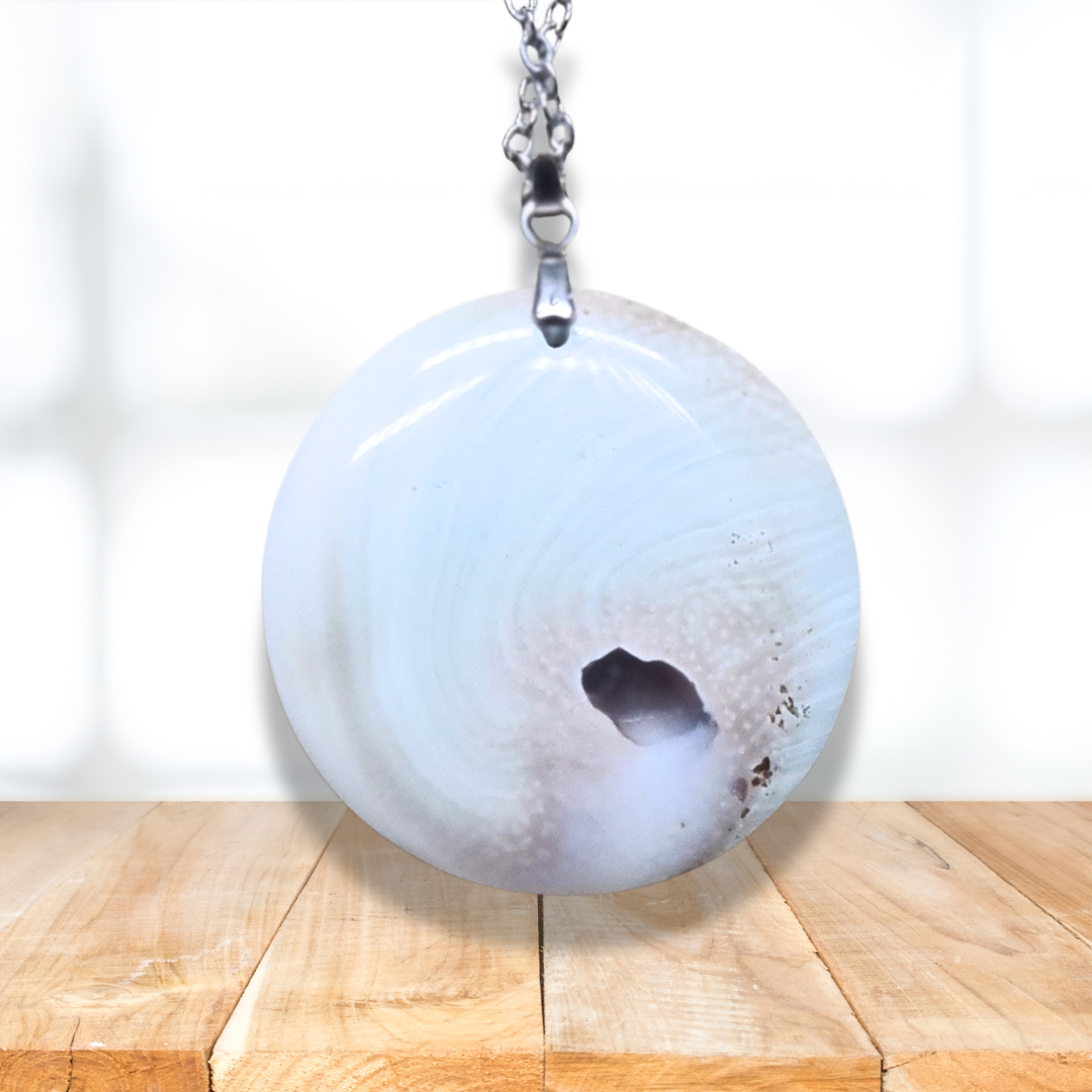 Pendentif en Œil de Sainte-Lucie (PE1916-2) - ENAE Minéraux