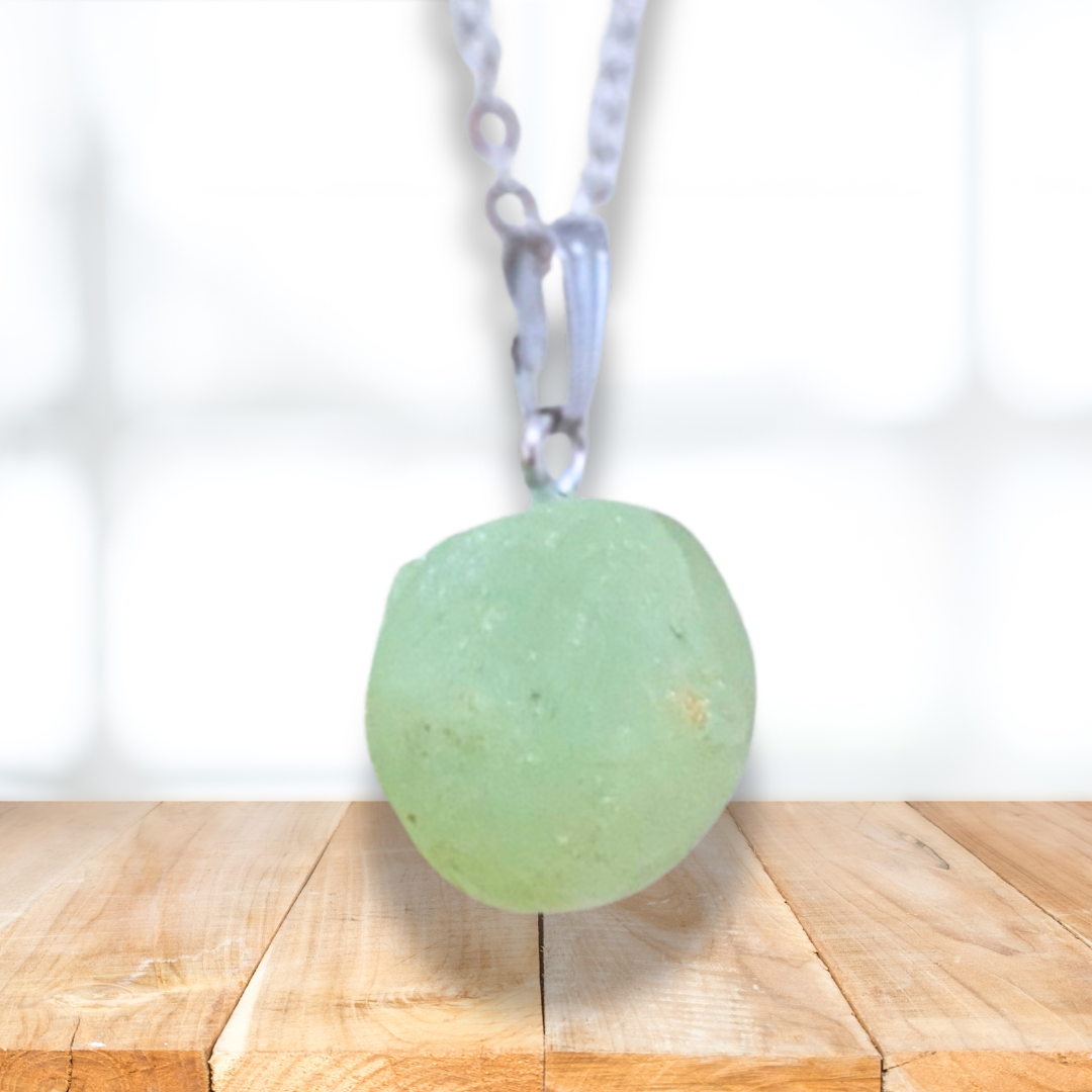 Pendentif en Prehnite brute (PE2097-2) - ENAE Minéraux