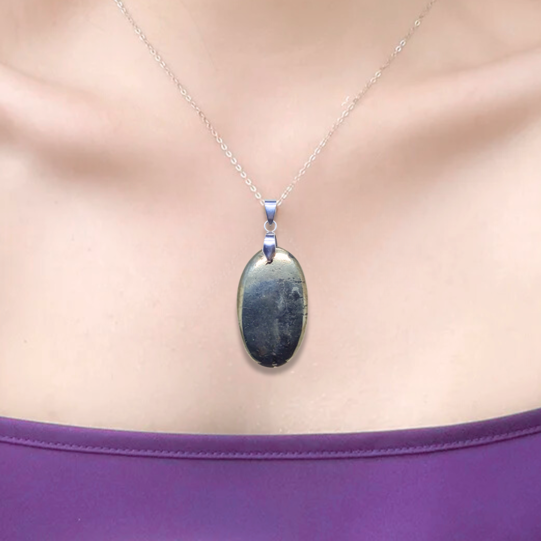 Pendentif en Schiste et Chalcopyrite (PE1729)