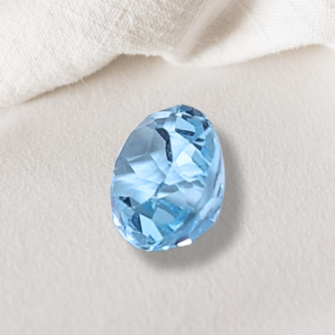 Topaze bleue gemme facettée (PGF744)