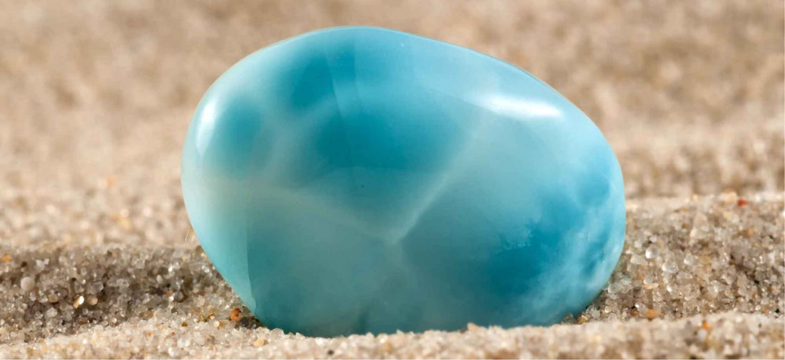 Larimar : Minéralogie, vertus et bienfaits en lithothérapie - ENAE Minéraux