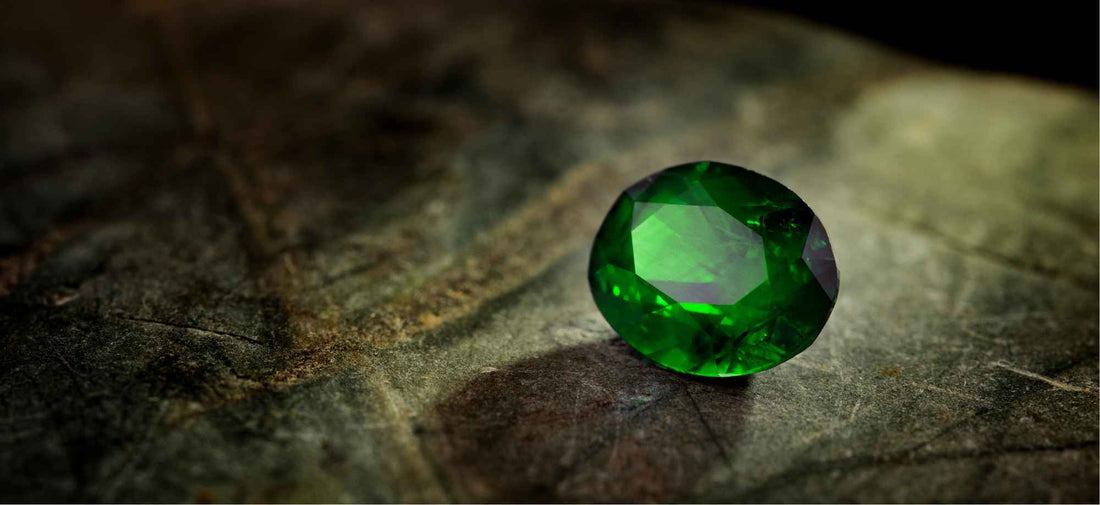 Emeraude : Minéralogie, vertus et bienfaits en lithothérapie - ENAE Minéraux