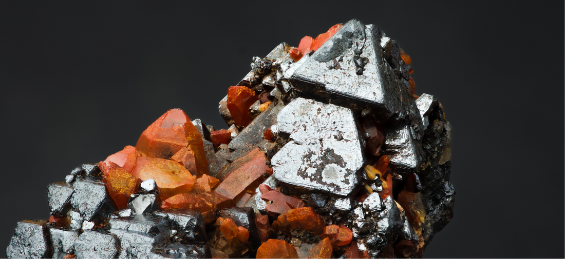 La Magnétite et l’inversion des pôles de la Terre - ENAE Minéraux