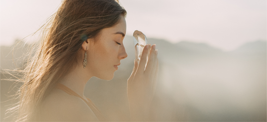 Pierres et lithothérapie : est-ce que ça marche ? - ENAE Minéraux