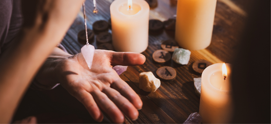 Pendules de radiesthésie : Quels pouvoirs ont-ils ? - ENAE Minéraux