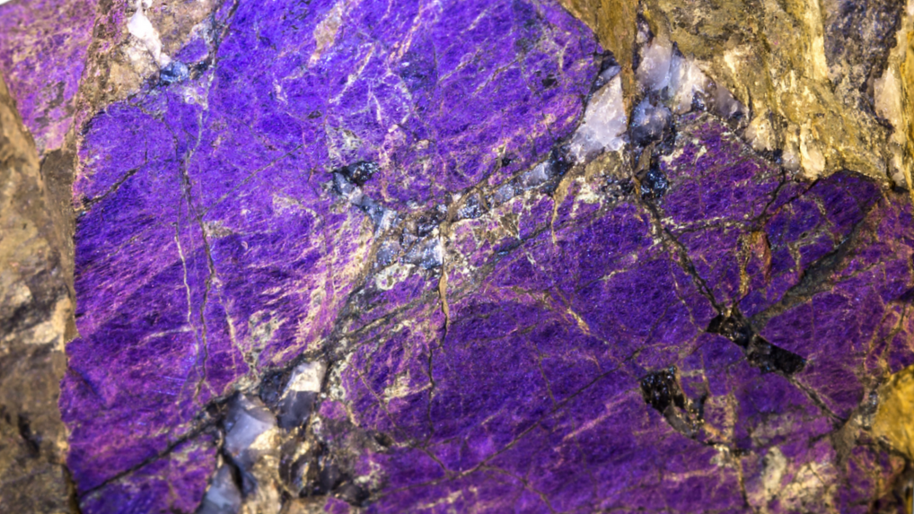 Purpurite : Minéralogie, vertus et bienfaits en lithothérapie - ENAE Minéraux