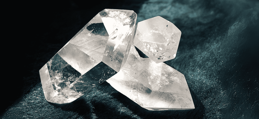Comprendre les formes naturelles des cristaux