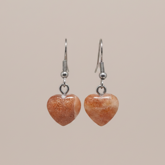 Boucles d'oreilles cœur en Pierre de Soleil (BO137)