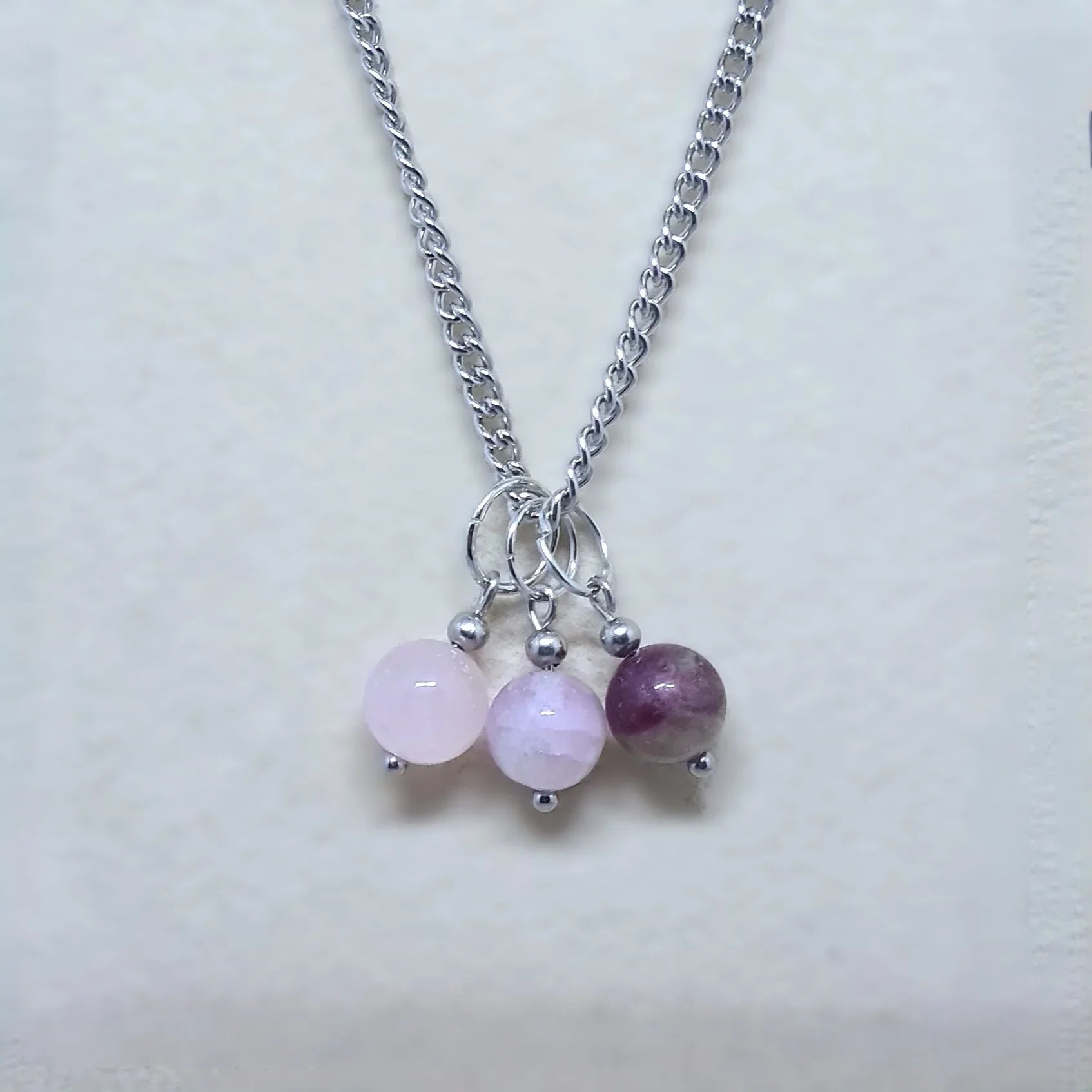 Collier 3 perles : Quartz rose, Kunzite et Tourmaline rose - ENAE Minéraux