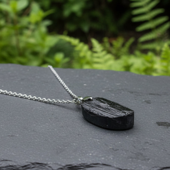 Pendentif en Tourmaline noire brute (PE2117)