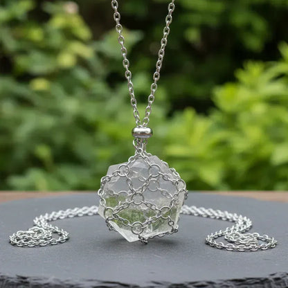 Pendentif panier pour les pierres