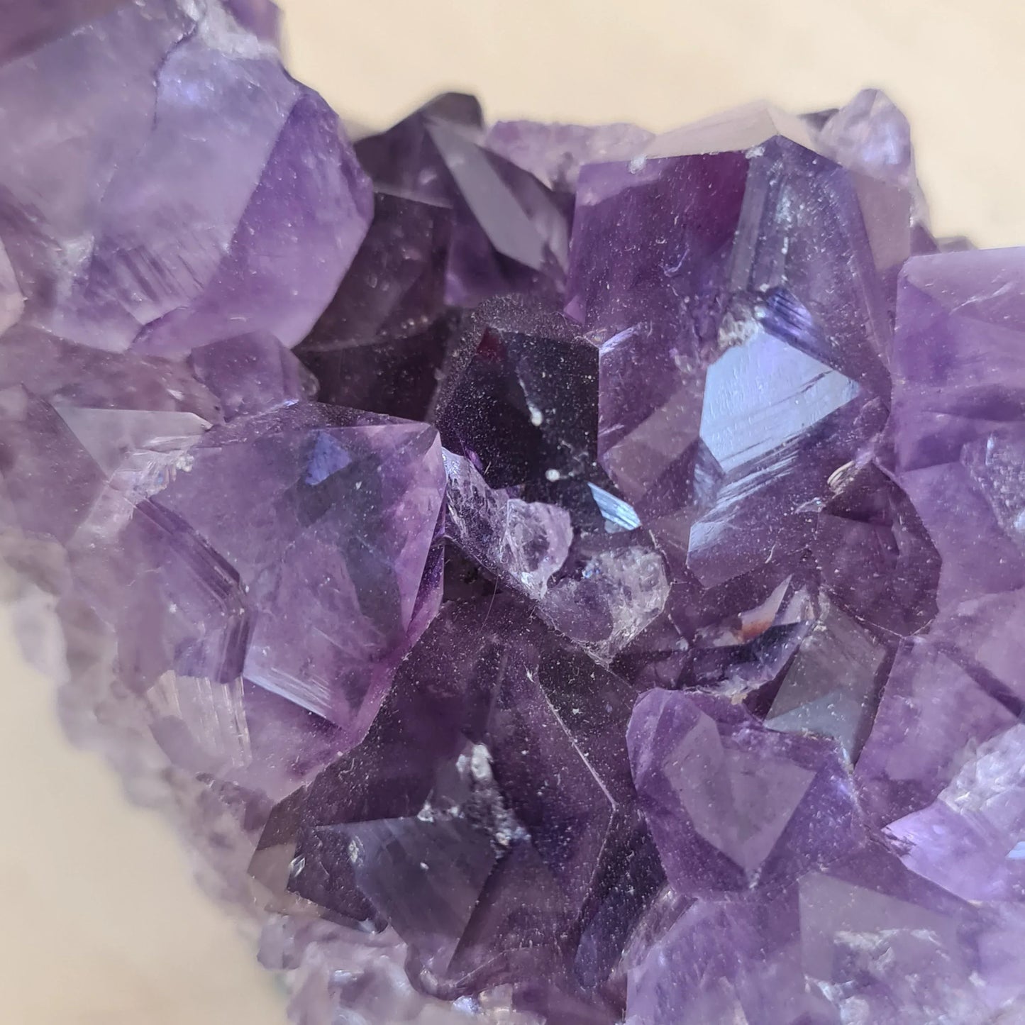 Améthyste brute d'Uruguay 273g (MB425-2)