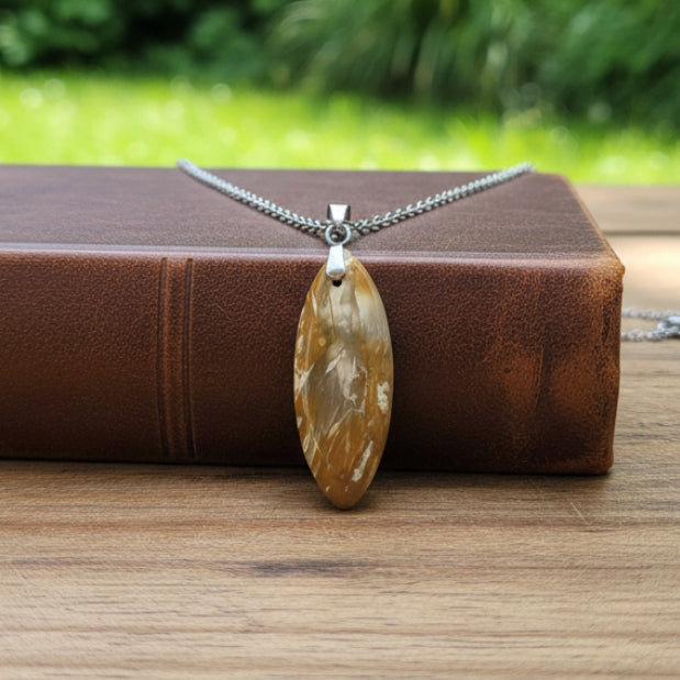 Pendentif en Bois fossilisé (PE2154)