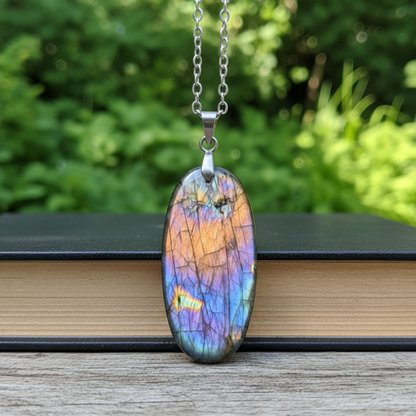Pendentif en Labradorite bleue, violette et orange (PE2145)