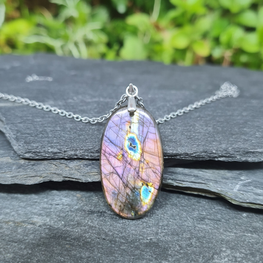 Pendentif en Labradorite bleue et violette (PE2146)