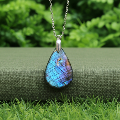 Pendentif en Labradorite bleue (PE2148)