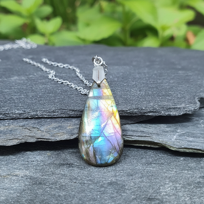 Pendentif en Labradorite multicolore (PE2137)