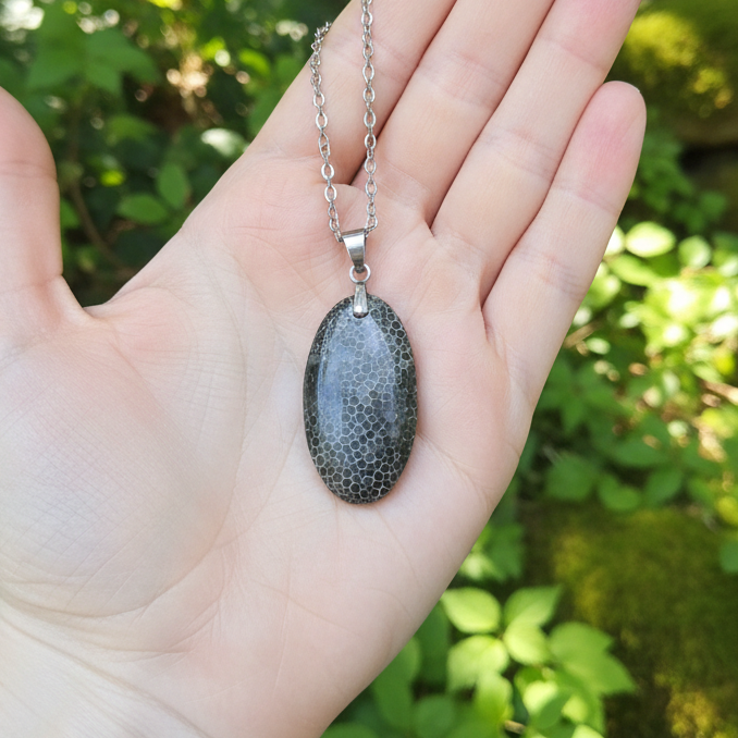 Pendentif en Corail noir fossilisé (PE2005)