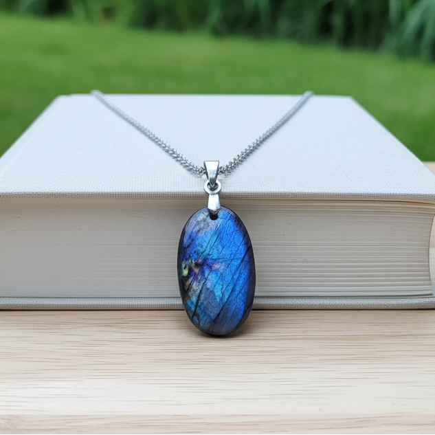 Pendentif en Labradorite bleue (PE2147)