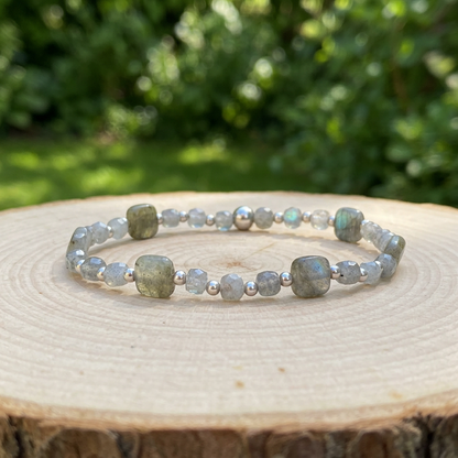 Bracelet en perles de Labradorite carrées