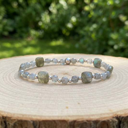 Bracelet en perles de Labradorite carrées