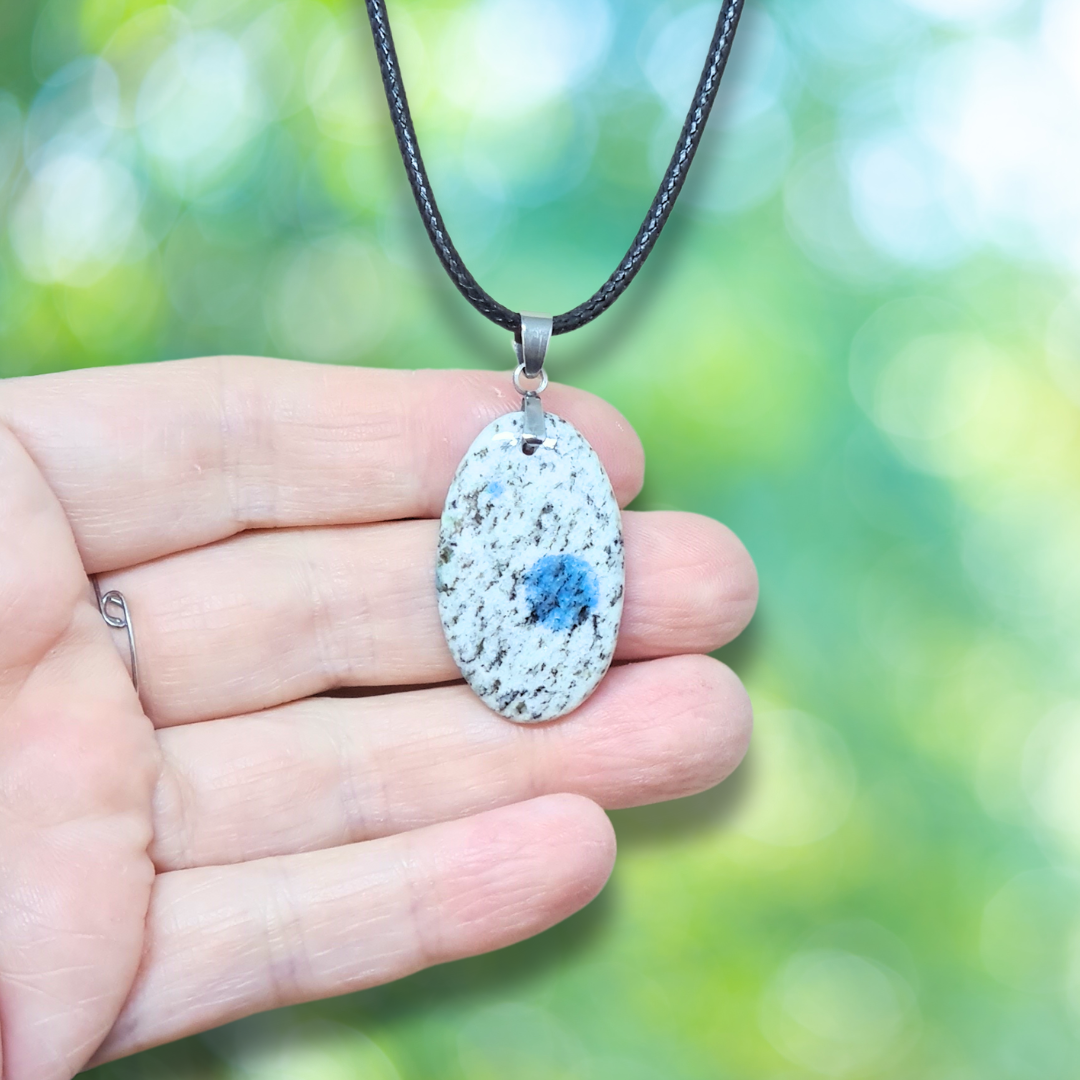 Pendentif en K2 (Granite et Azurite) (PE1782)