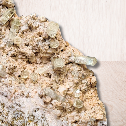 Cristaux d'Apatite jaune sur Calcite (MB187) - ENAE Minéraux