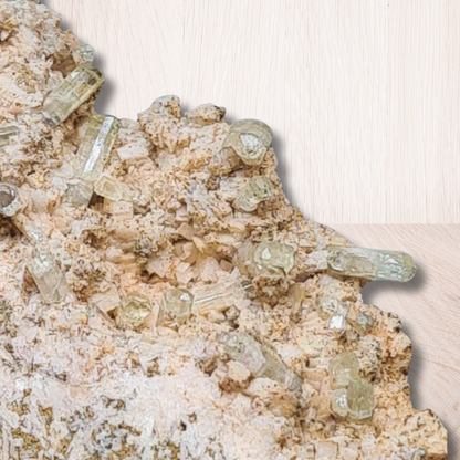 Cristaux d'Apatite jaune sur Calcite (MB187) - ENAE Minéraux