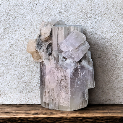 Aragonite violette maclée brute 41g (MB546)