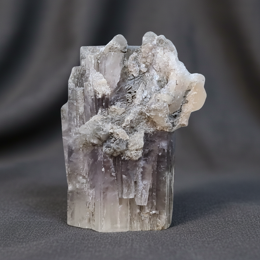 Aragonite violette maclée brute 41g (MB546)