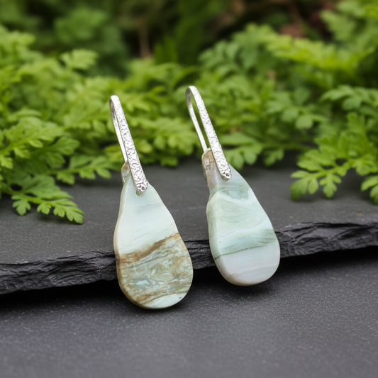 Boucles d'oreilles sculptées en Serpentine (BO200)