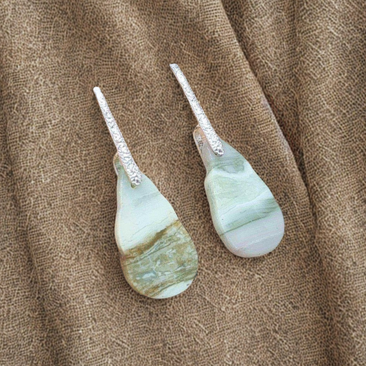 Boucles d'oreilles sculptées en Serpentine (BO200)