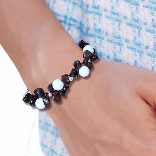 Bracelet tissé en Howlite et Grenat - ENAE Minéraux