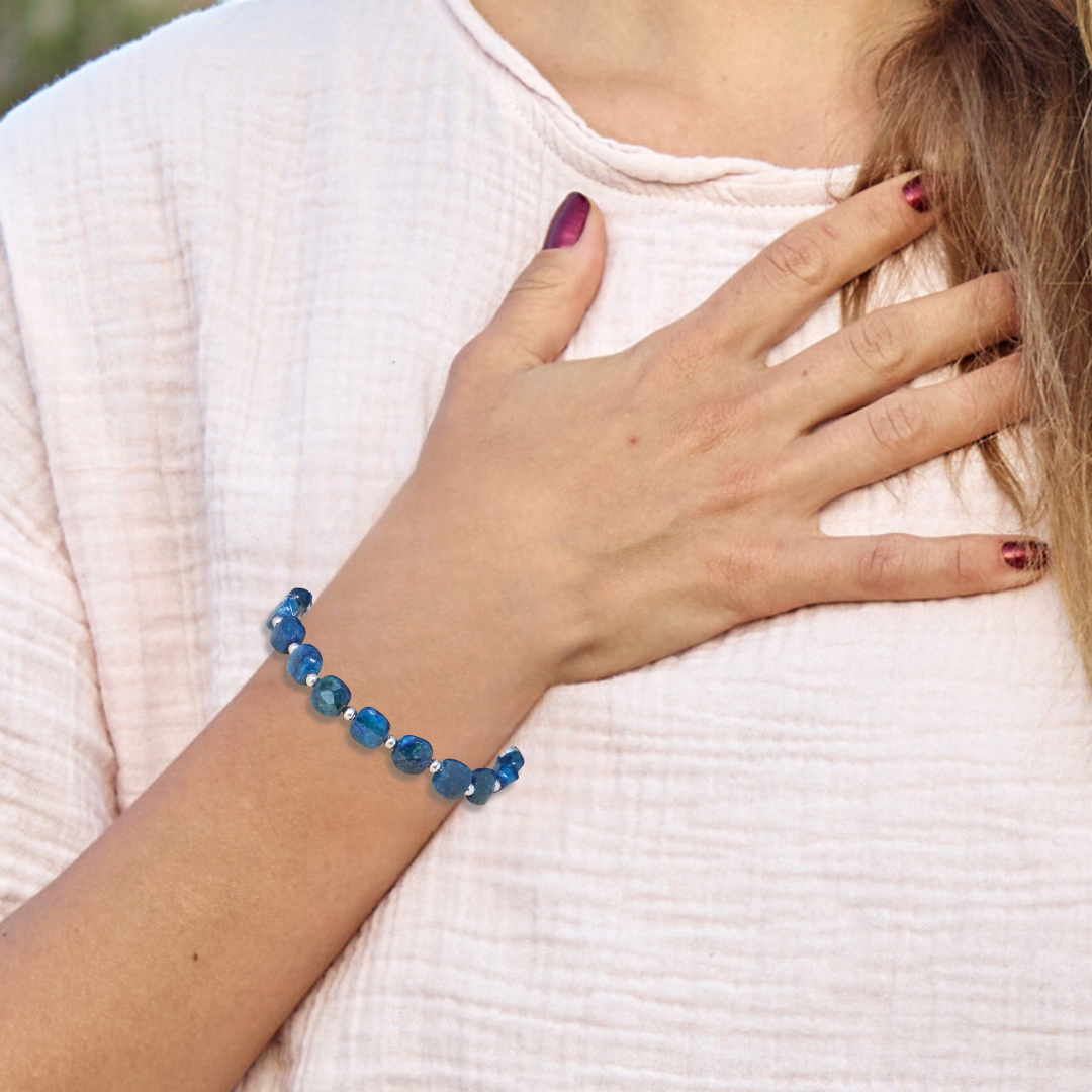 Bracelet en Apatite bleue 8x4 mm
