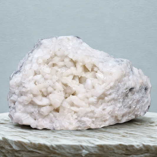 Calcite et éclats de Chalcopyrite brute 424g (MB226)