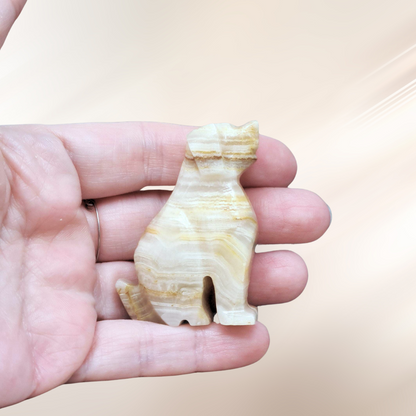 Chien sculpté en Aragonite et Calcite (PRGFL347-4)