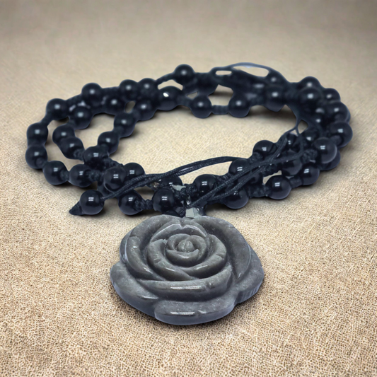 Collier style Mala Fleur en Obsidienne noire et argentée (COL23-45)