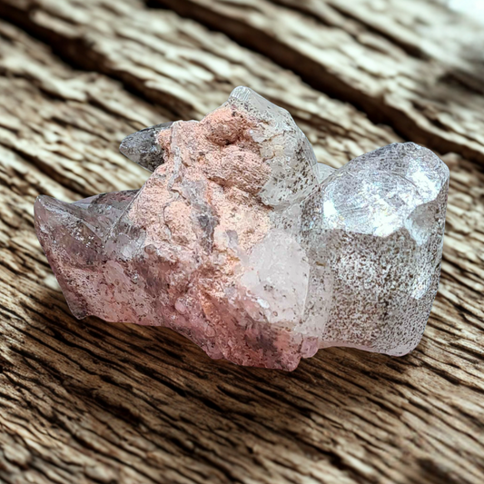 Cristaux bruts de Calcite transparente à inclusions de Pyrite et Dolomie 65g (MB440)
