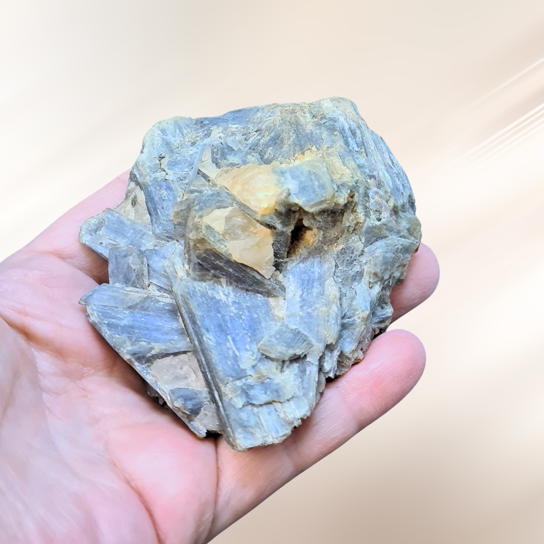 Cyanite bleue et noire avec Quartz et Staurolite (MB551)