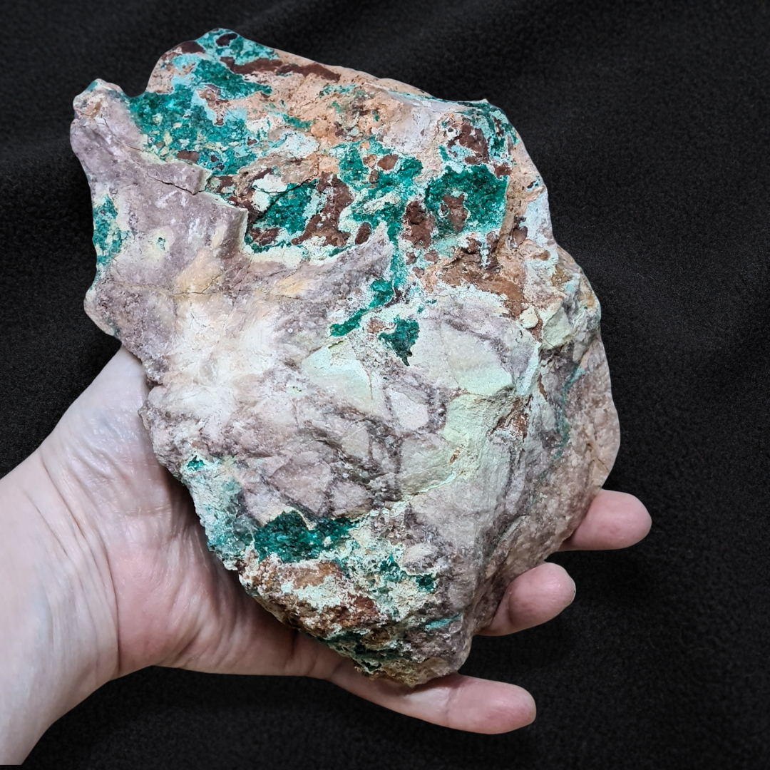 Dioptase brute avec Planchéite et Cérusite 1327g